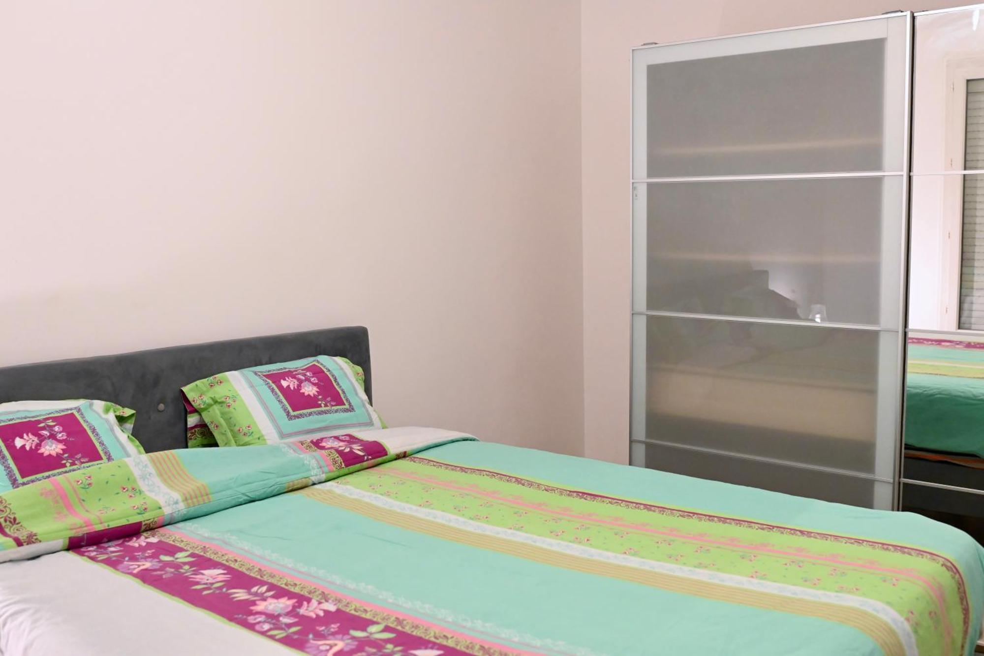 Cosy Colour Place Apartment Вилие-сюр-Марн Екстериор снимка